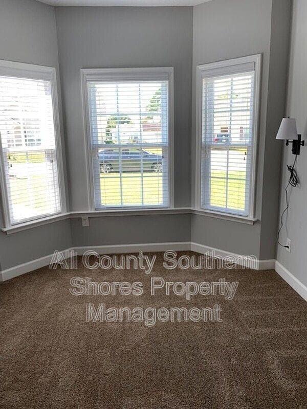 Building Photo - 131 Maggie Wy