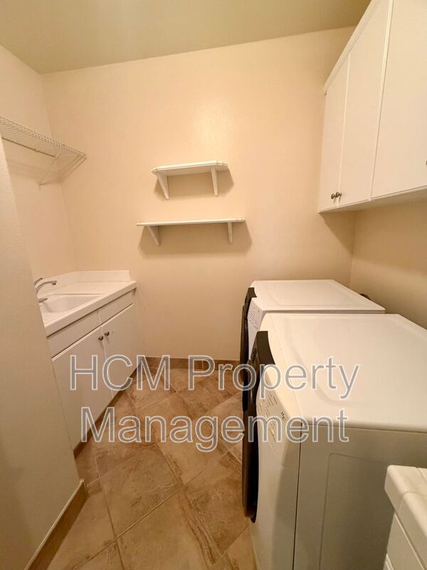 Building Photo - 114 Tearose