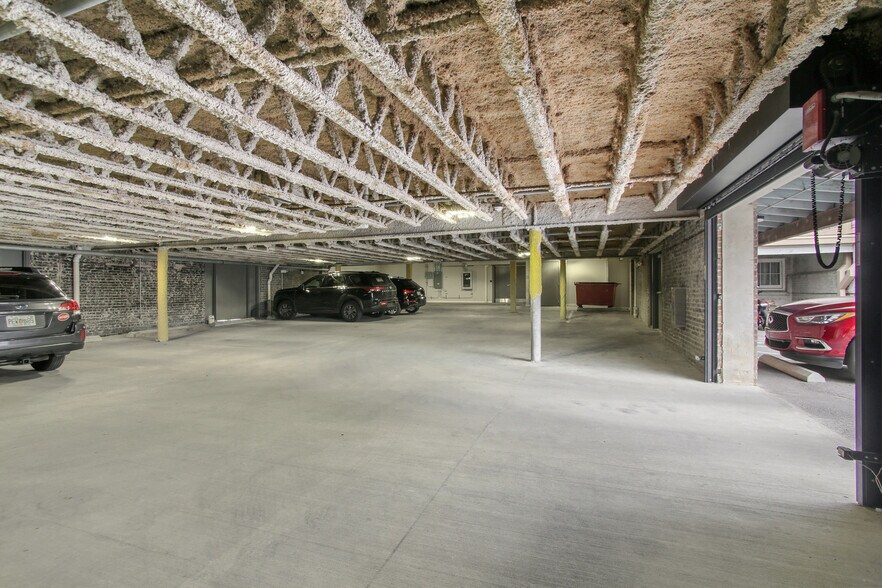 Building Photo - 1215 Louisiana Ave