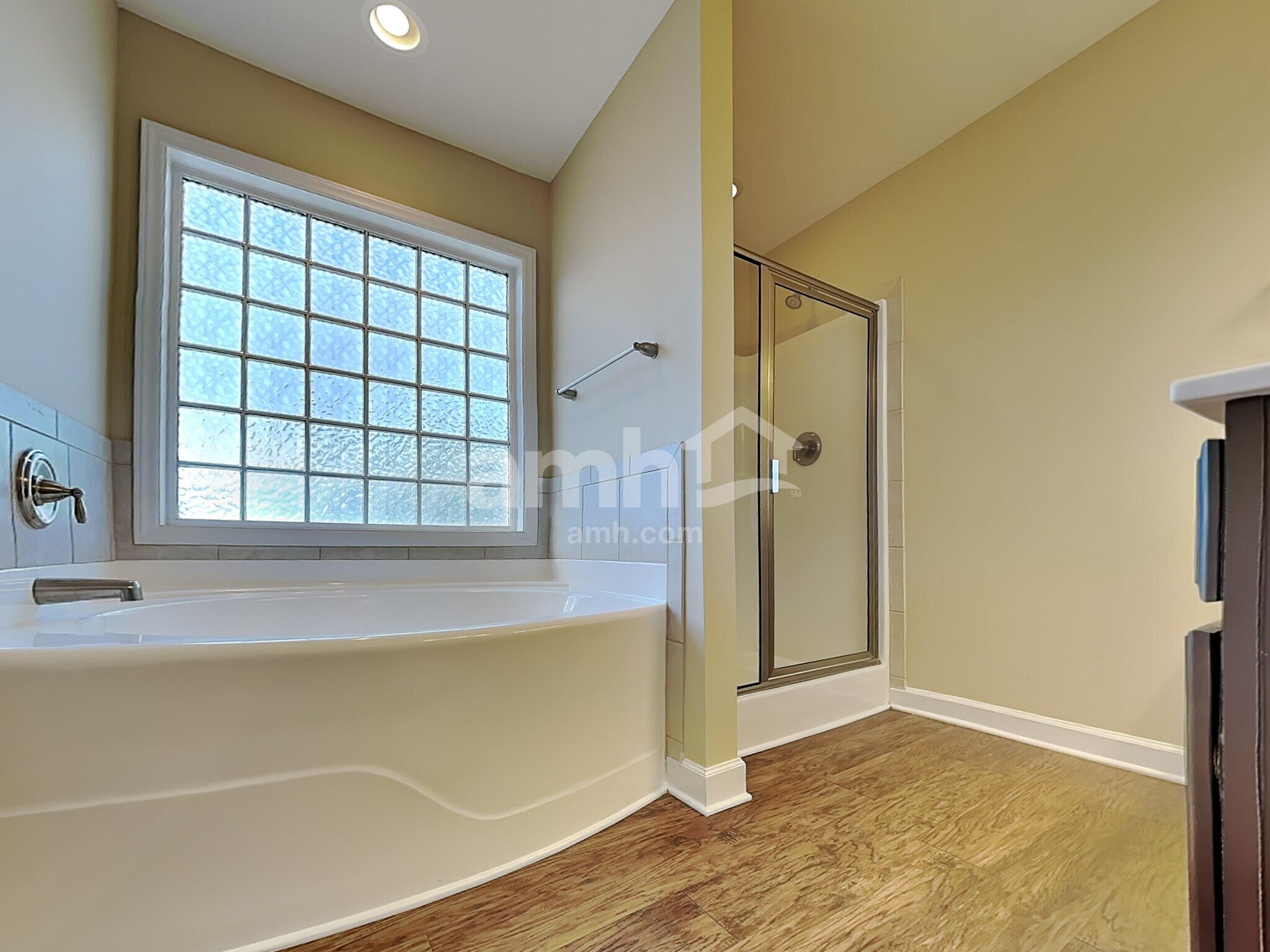 Building Photo - 524 McCarthy Dr