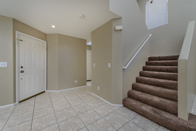 Building Photo - Stunning Gated Community in Summerlin!