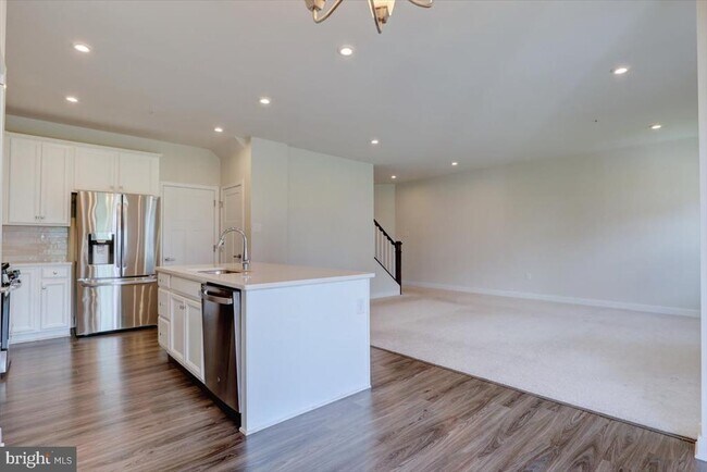 Building Photo - 1050 Moscariello Ln