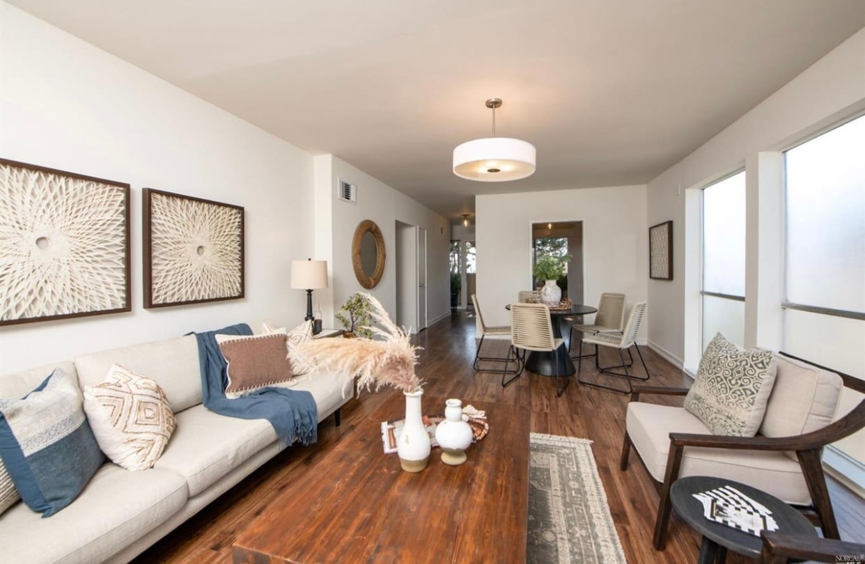 Building Photo - 290 Via Casitas