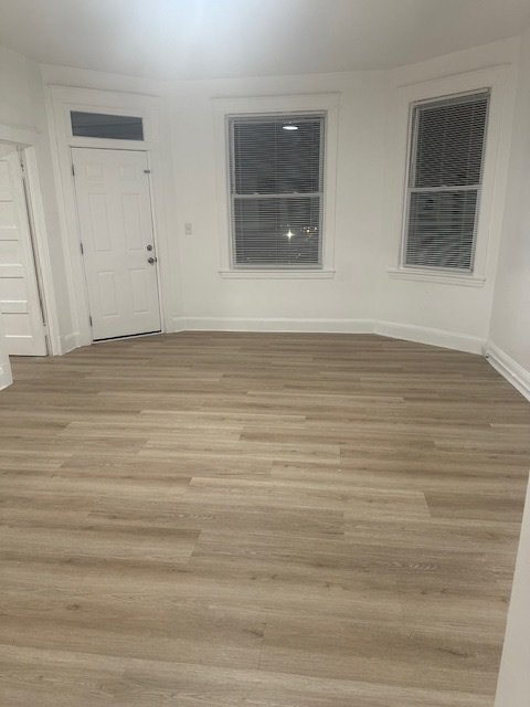 Building Photo - 2700 Roslyn Ave