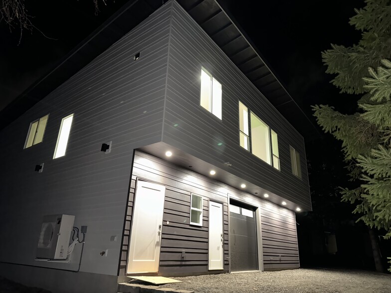 Building Photo - 1153 Old Marine Dr