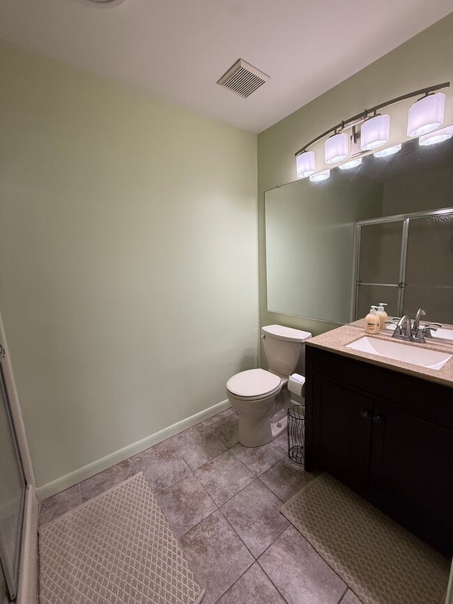 Building Photo - 1301 Waters Edge Dr