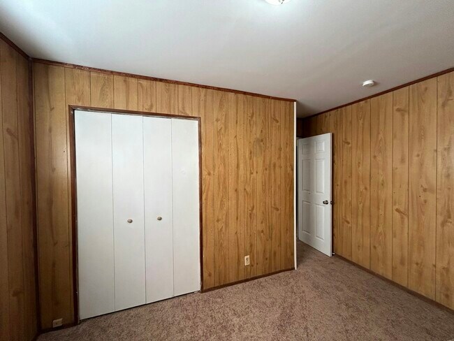 Building Photo - 15907 Knight