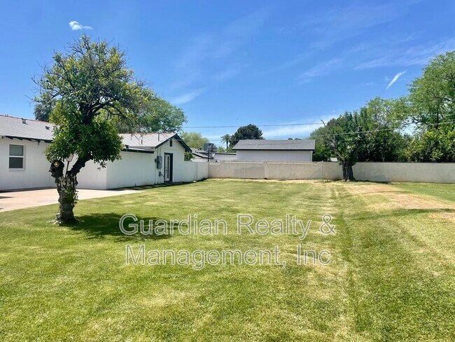 Building Photo - 2930 E Elm St