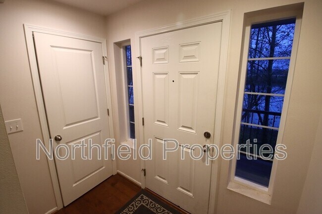 Building Photo - 3421 31st Dr