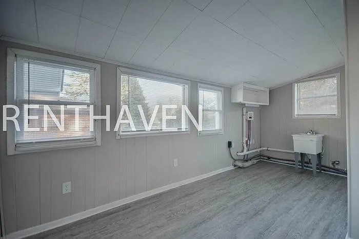 Building Photo - 2119 Porter Dr