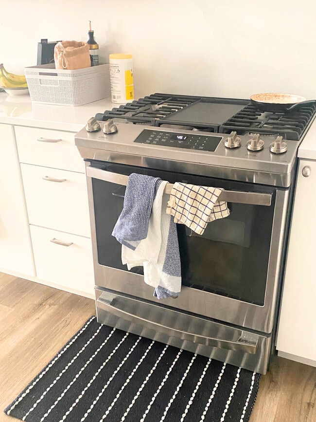 Building Photo - 173 Magnolia St