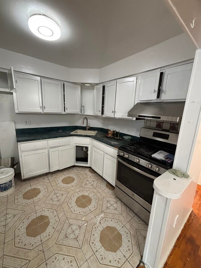 Building Photo - 19 Skillman Ave