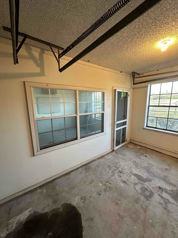 Building Photo - 9224 W 1st St