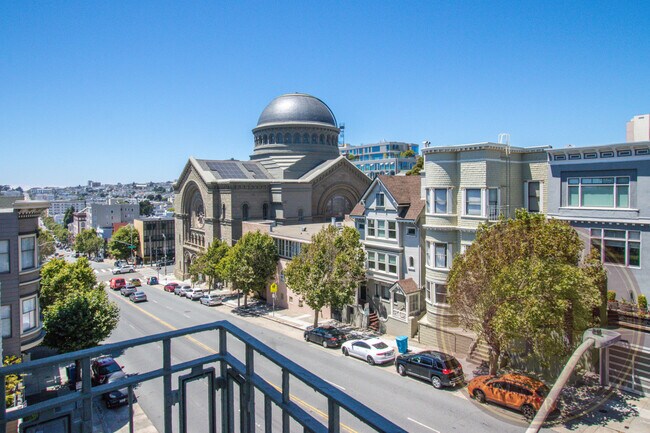 Building Photo - Pacific Heights - 1 BR, 1 BA Condo 650 Sq. Ft. - 3D Virtual Tour, Storage