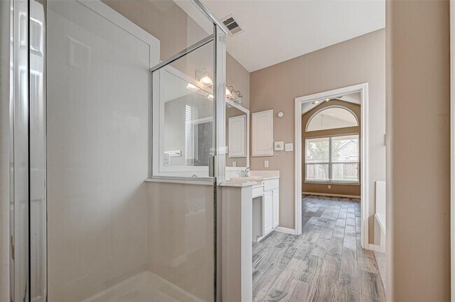 Building Photo - 16942 Langham Crossing Ln