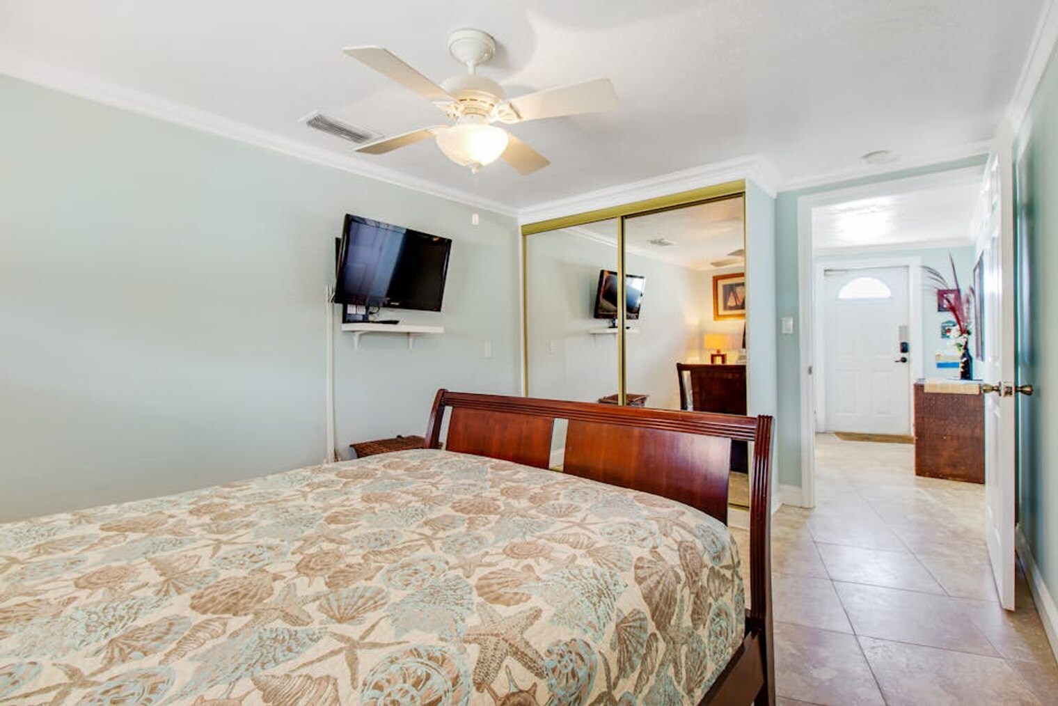 Building Photo - 1303 Gulf Dr S