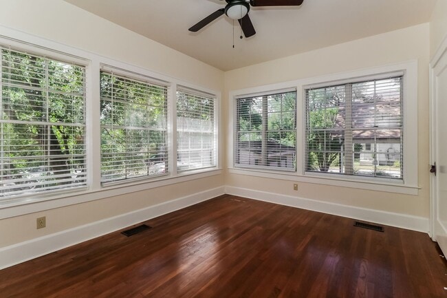 Building Photo - Rare opportunity!