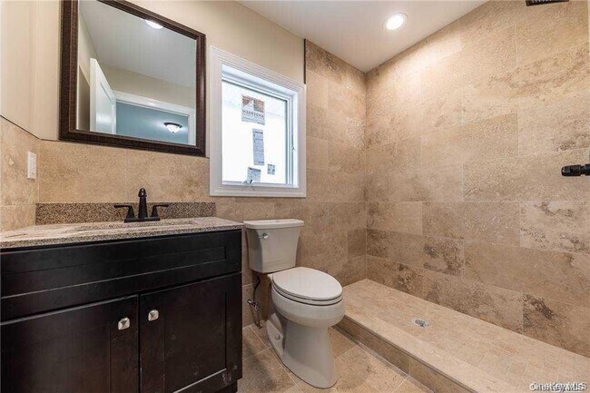 Building Photo - 237 W Market St