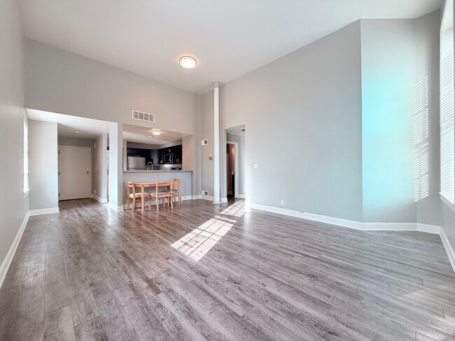 Primary Photo - 11 N Beaver St