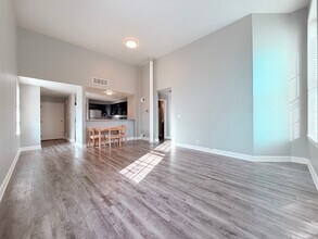 Building Photo - 11 N Beaver St