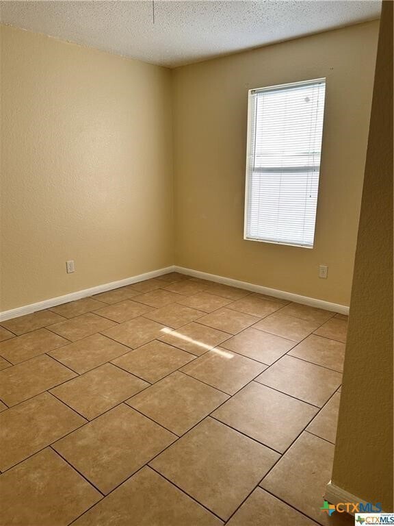 Building Photo - 4410 Mustang Dr