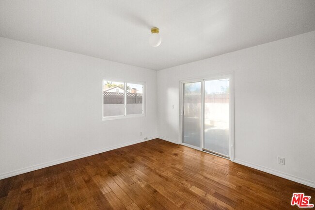 Building Photo - 5227 Etheldo Ave