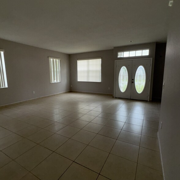 Building Photo - 517 Heather Glen Dr