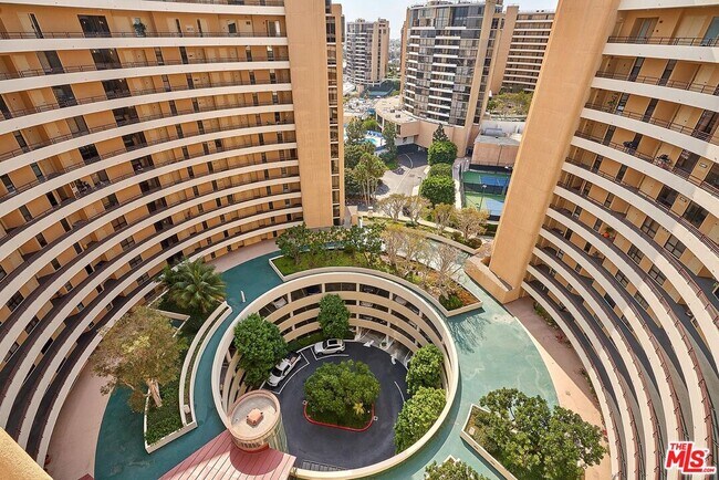 Building Photo - 4337 Marina City Dr