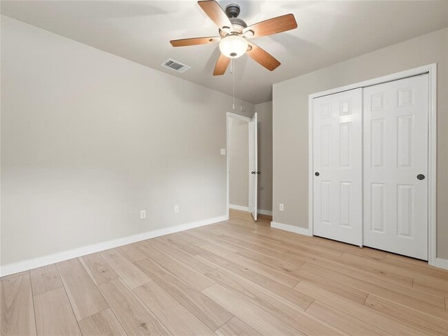Building Photo - 1004 Downridge Dr