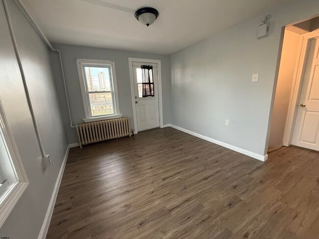 Building Photo - 821 Baltic Ave