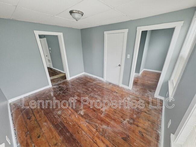 Building Photo - 142 Jewett St