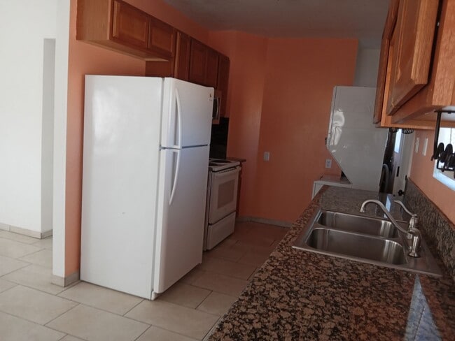 Building Photo - Sweet 1 bedroom 1 bath in 29 Palms