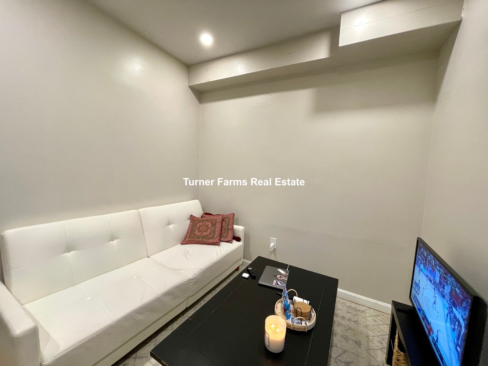 Building Photo - 91 Hudson St