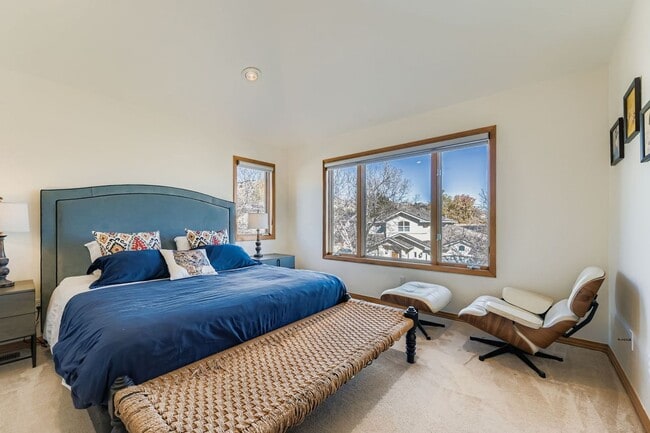 Building Photo - 932 Poplar Pl