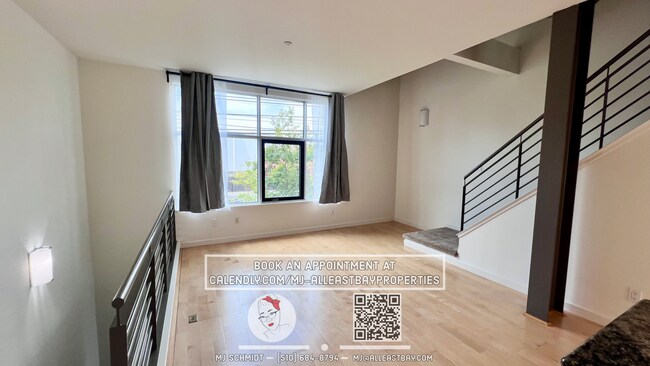 Building Photo - Contemporary three-story Live/Work Townhou...