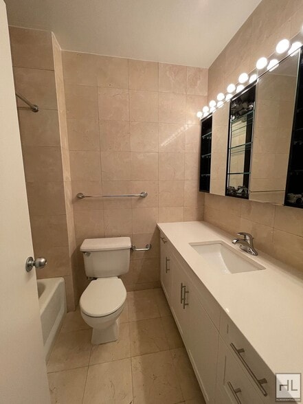 Building Photo - West 87th Street