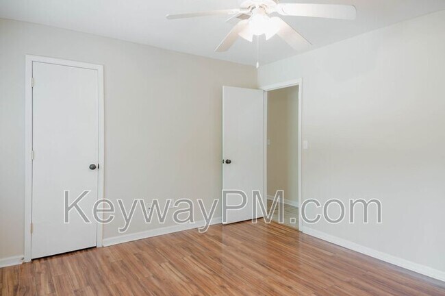 Building Photo - 2841 Pheasant Dr