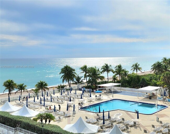 Building Photo - 2030 S Ocean Dr