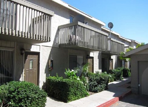 Building Photo - Laurel Avenue Townhomes