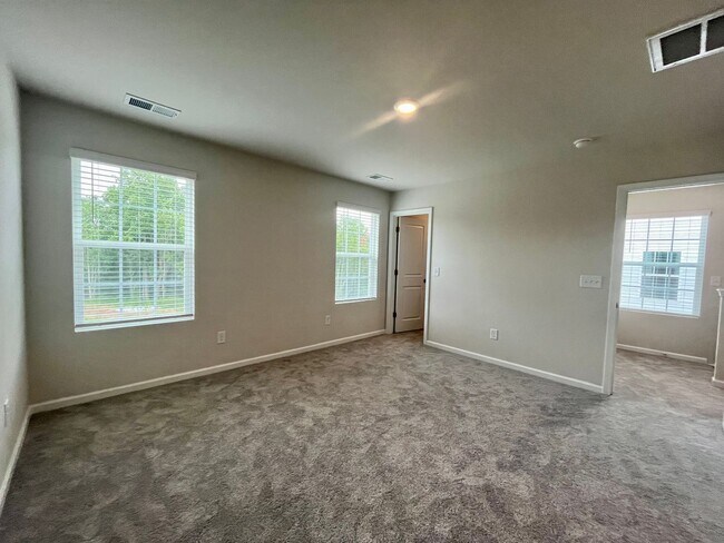 Building Photo - Brand New, 3 BR, 2.5 BA Townhome with Garage