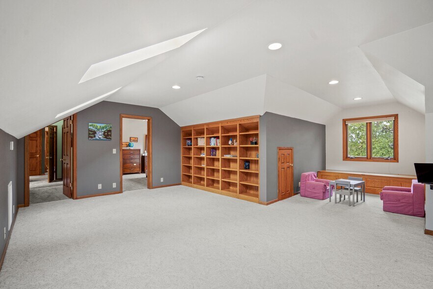 Building Photo - N53W16142 Waldens Pass