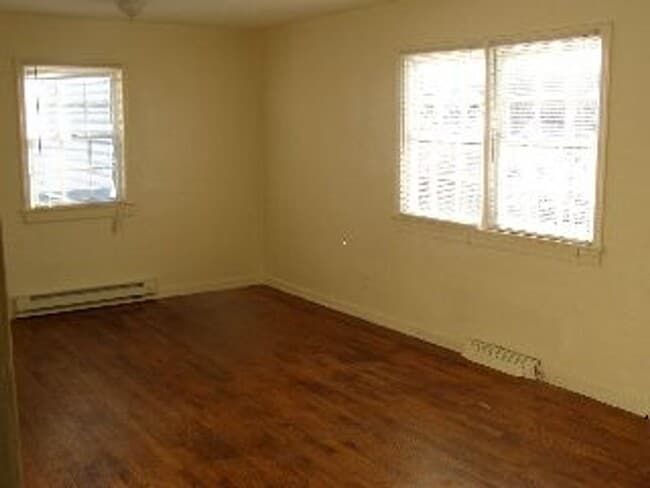 Building Photo - 3 Bedroom House in Fort Hill