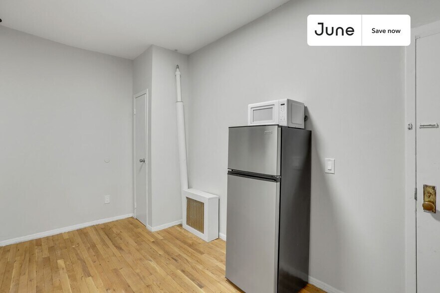 Building Photo - 248 W 64th St