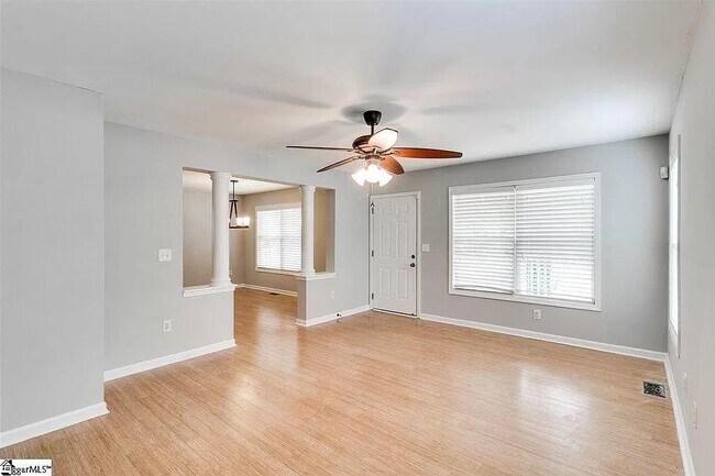 Building Photo - 331 Woodlark St