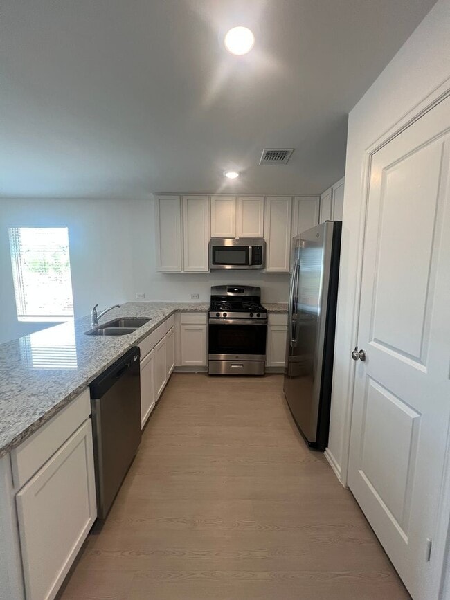 Building Photo - REDUCED RENT!!! Available Now! 4-Bedroom, 3-bath home in OKC!