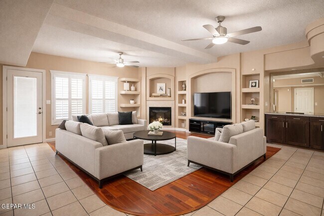 Building Photo - 12421 Tierra Encino Dr