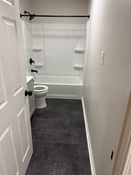 Building Photo - 135 Anzie Way