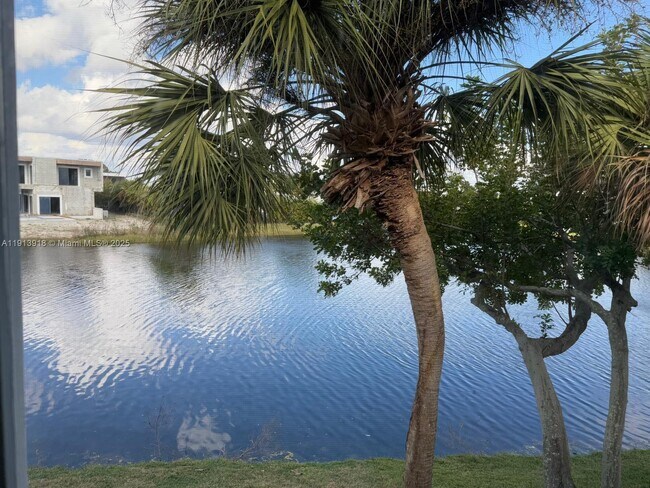 Primary Photo - 16639 Hemingway Dr