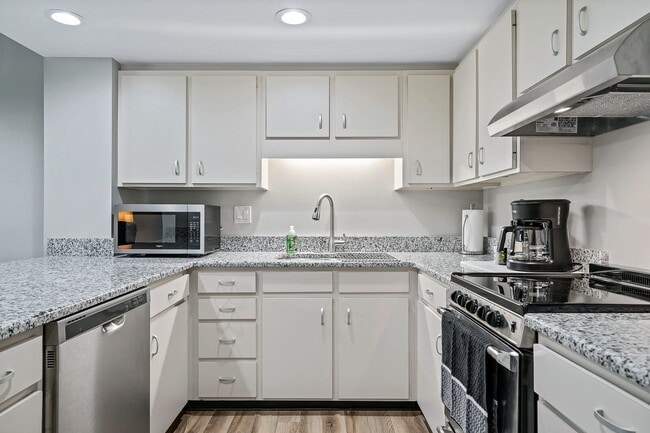 Building Photo - 129 Eagle Ct