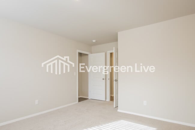 Building Photo - 2575 E Meramec St